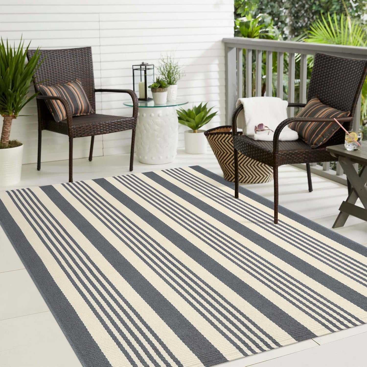 Gray and White Striped Striped Rug 4'X6', Hand-Woven Cotton Outdoor Patio Rug Washable Rug Front Porch Door Mat Entryway Indoor Area Carpet for Kitchen/Bedroom/Living Room